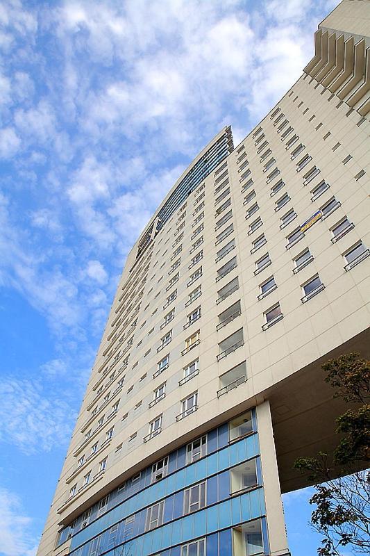 P&O Serviced Apartments Gdanski Station Varsovia Exterior foto